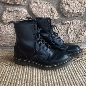 Dr.Martens womans 9 shiny black JY004